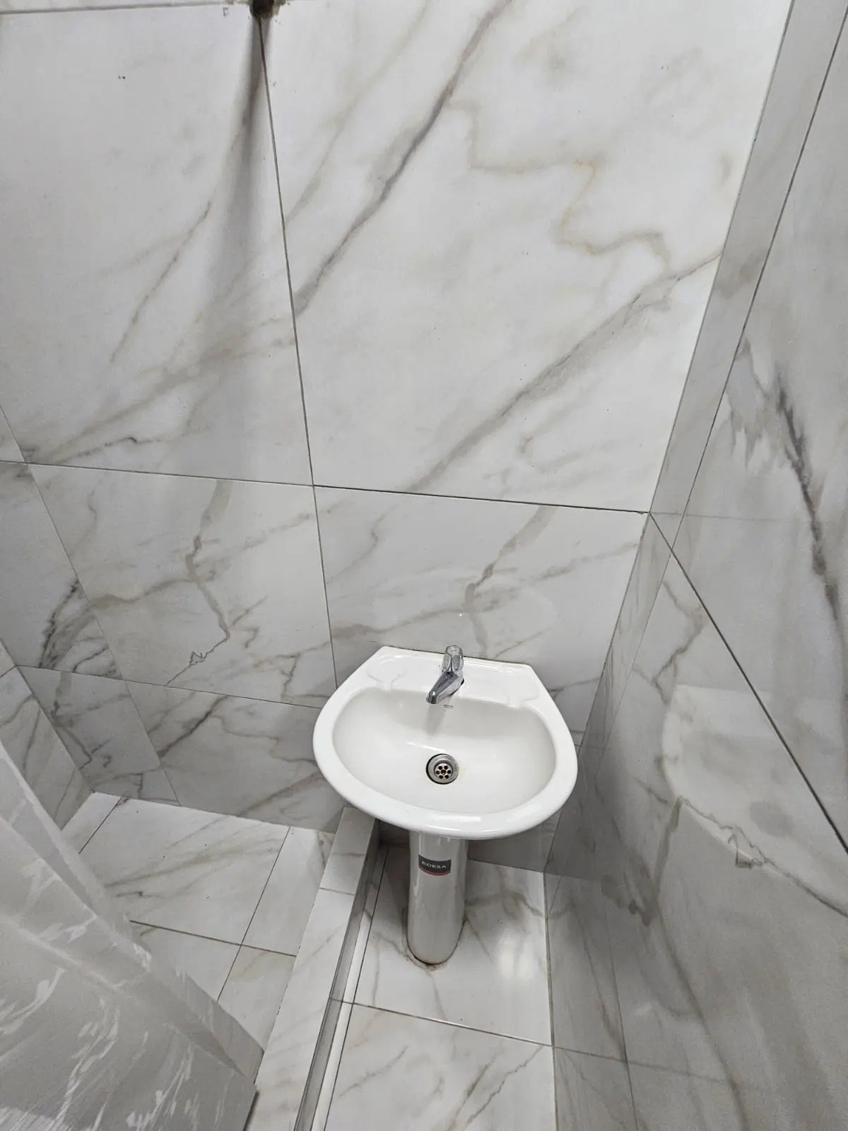 mini suite amobada baño